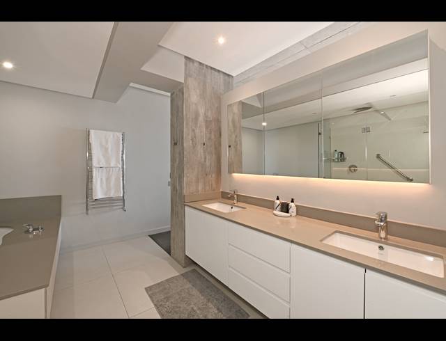 4 BEDROOM FREEHOLD TO LET IN GREEN POINT